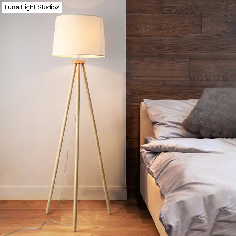 Minimalistic Tripod Floor Lamp With White Drum Shade - 1 Light Fabric