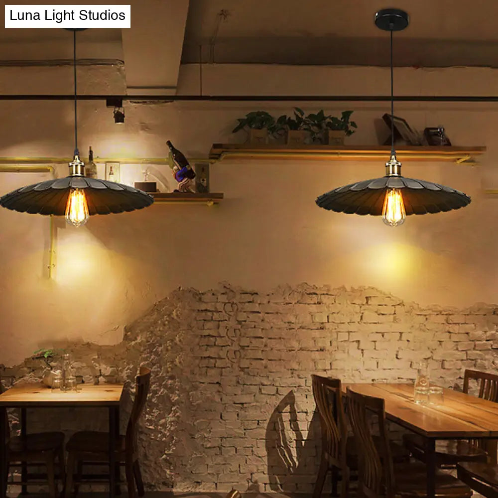 Scalloped Black Metal Pendant Light For Warehouse And Dining Room
