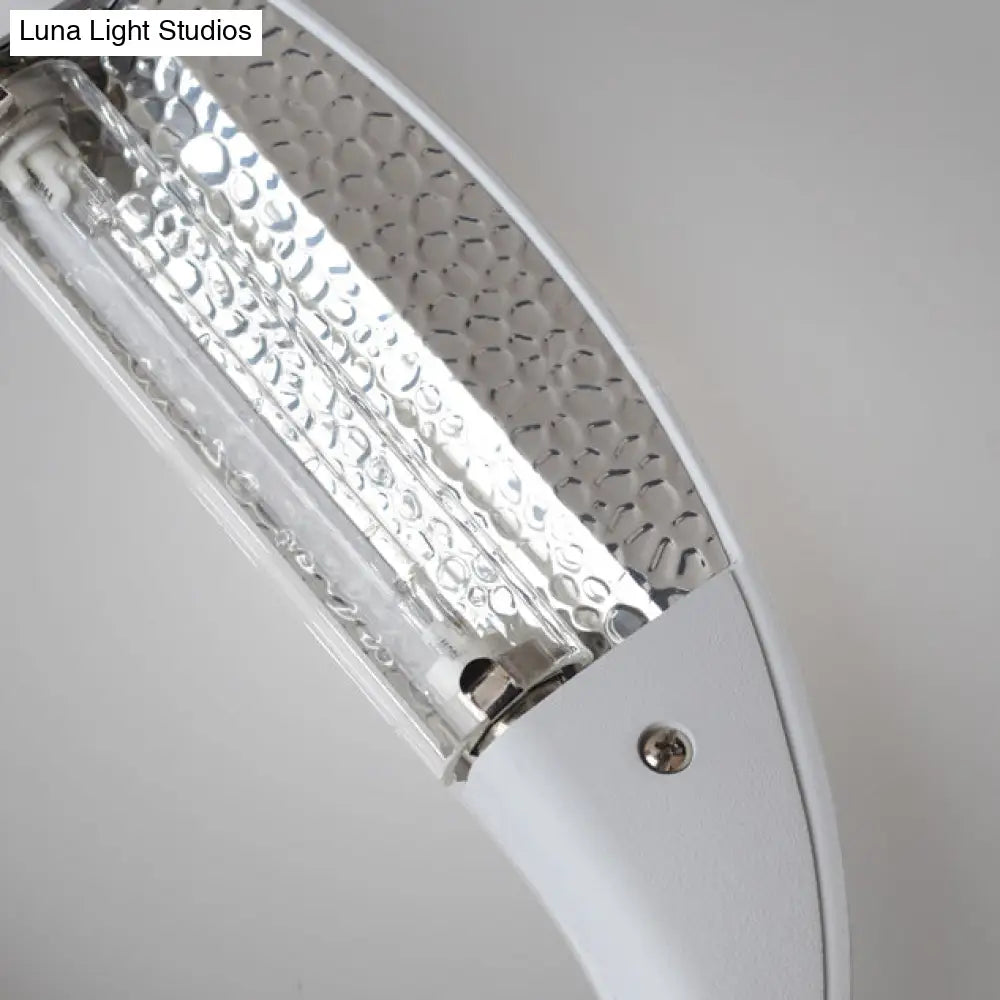 Modern Black/White Curved Shade Led Wall Sconce - Stylish Aluminum Lamp For Bedroom