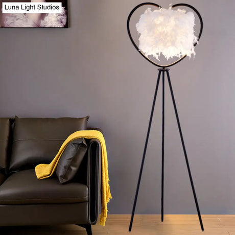 Modern Metallic 1-Head Black/Gold Finish Floor Lamp With Feather Shade & Loving Heart Frame