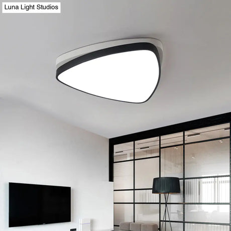 Modern Triangle Ceiling Lights In White And Black - 15’/19’/23’ Sizes Iron Acrylic Fixture