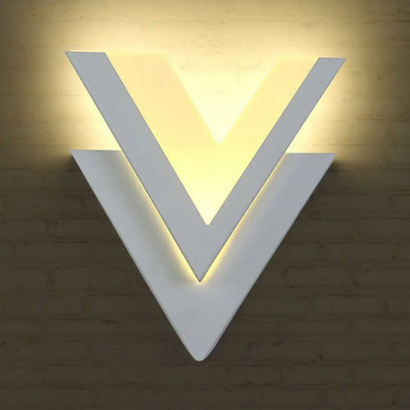 Modern V-Shaped Led Wall Sconce In White / Warm