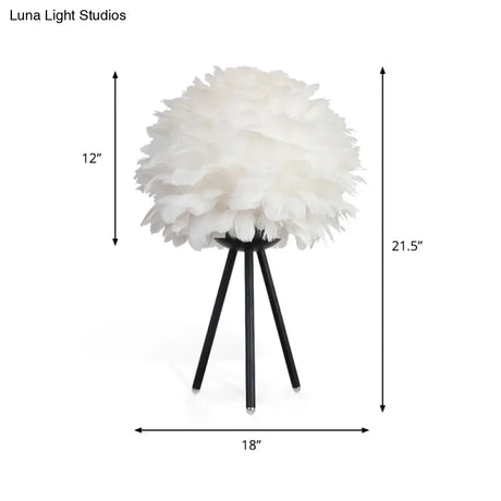 Modern White Small Desk Lamp With Flower Fabric Shade - 1 Head Living Room Table Light