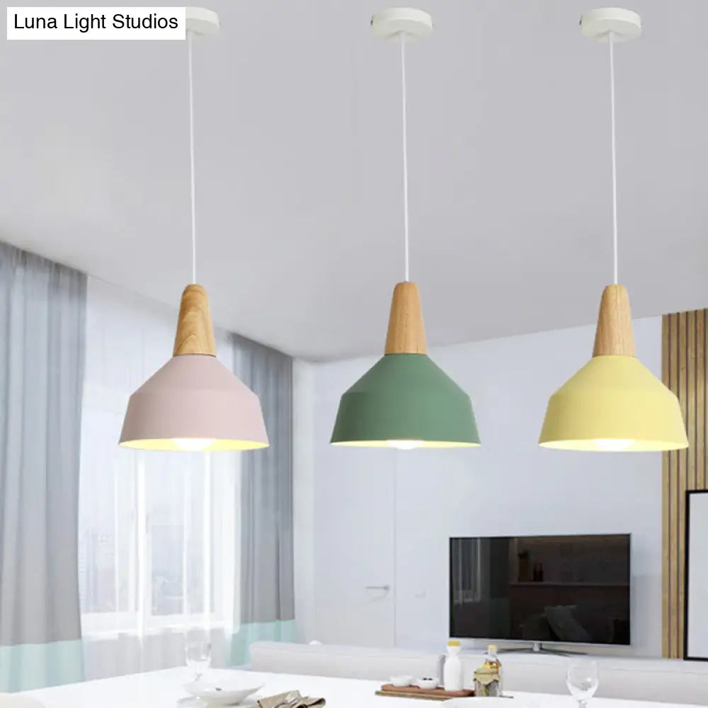 Nordic Style Metal Hanging Pendant Lamp With Wooden Top - Ideal For Restaurants