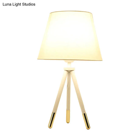 Nordic Style Tripod Night Lamp With Empire Shade Single Fabric Table Stand Light Black/White