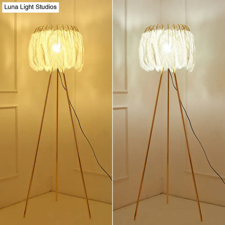 Post-Modern Gold Tripod Floor Lamp - Feather Design 1 Bulb Ideal For Living Room