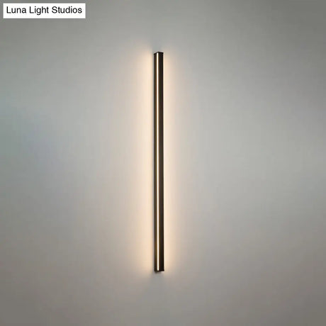 Sleek Black Led Wall Sconce For Hallways - Linear Flush Mount Design