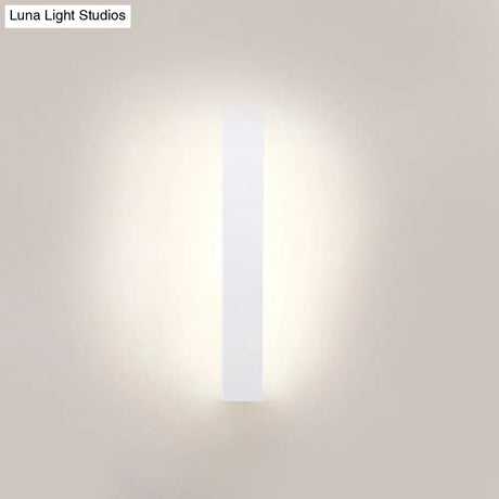 Sleek Led Wall Lighting: Aluminum Shade Black/White Finish Sconce For Bedroom