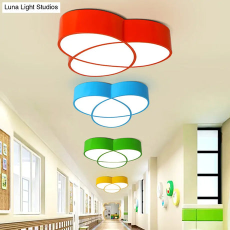 Stylish Acrylic Flower-Shaped Ceiling Light For Restaurants
