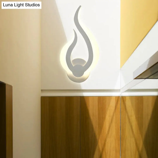 Stylish Fire-Shaped Led Wall Sconce For Kitchen And Dining Room White / B
