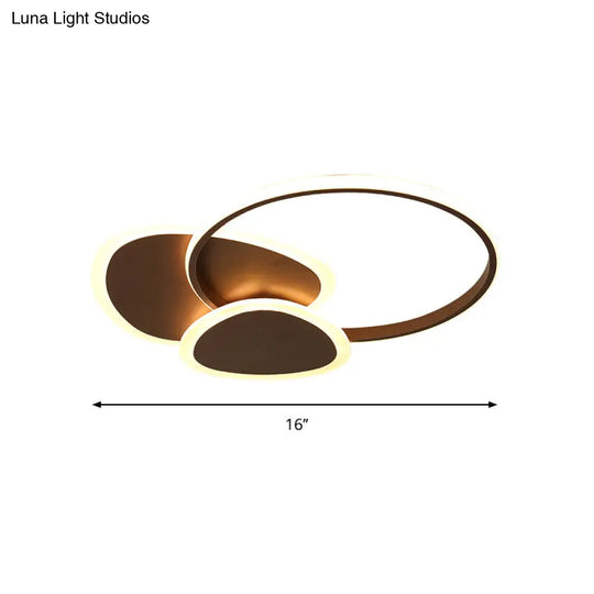 Stylish Flaky Triangle Ceiling Light: Modern Acrylic Led Flush Mount Lamp (16/18 W) In White/Coffee