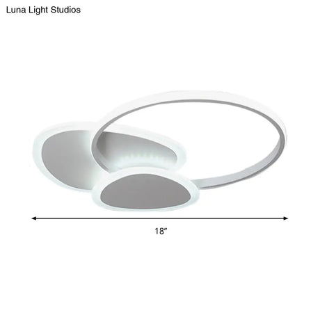 Stylish Flaky Triangle Ceiling Light: Modern Acrylic Led Flush Mount Lamp (16’/18’ W) In