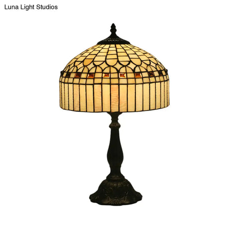 Tiffany Style Beige Glass Nightstand Light

Note: It Is Important To Keep The Keywords Style And