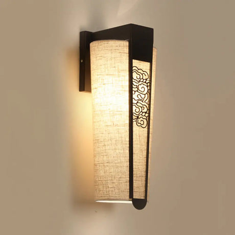 Traditional 1-Light Wall Sconce In Black With Cylinder Shade / Cloud