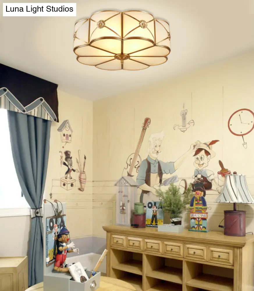 Traditional Glass Brass Close-To-Ceiling Light Fixture - Clover Flush Mount