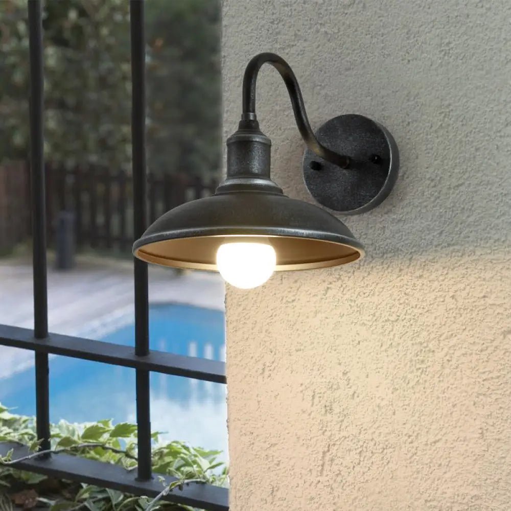 Vintage Aged Silver/Antique Brass Outdoor Wall Lamp With Metal Shade Silver
