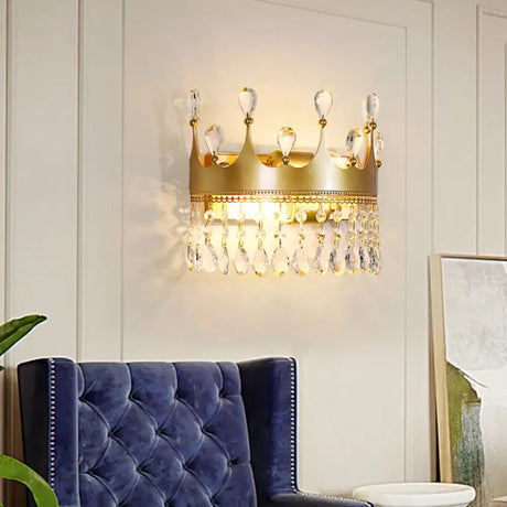 Vintage Golden Crown Wall Sconce - Stylish 2-Light Metal Lamp With Clear Crystal Details Gold / B