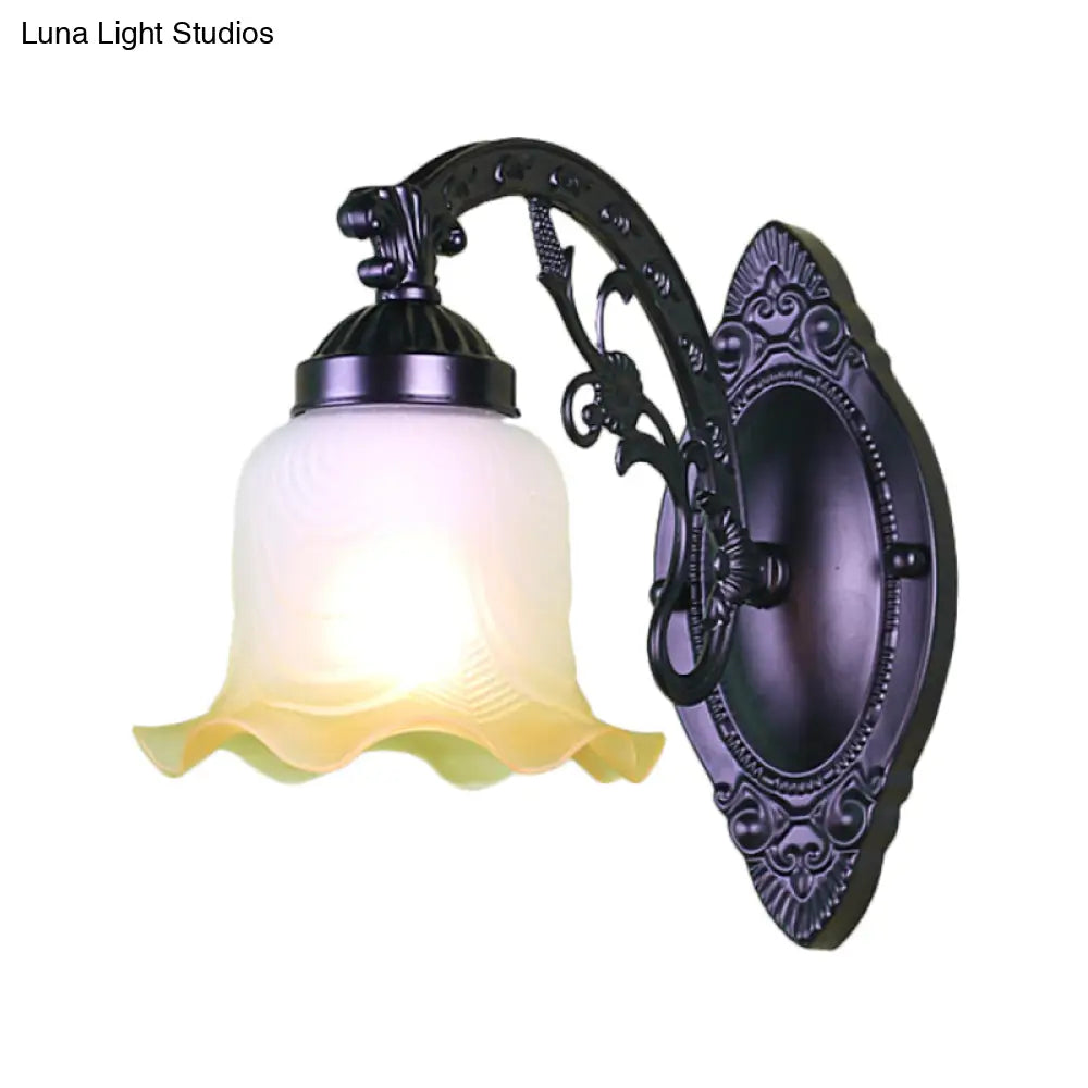 Vintage Style Metal Wall Lamp With Frosted Glass Shade Flower Living Room Sconce Light (1/2 Lights)