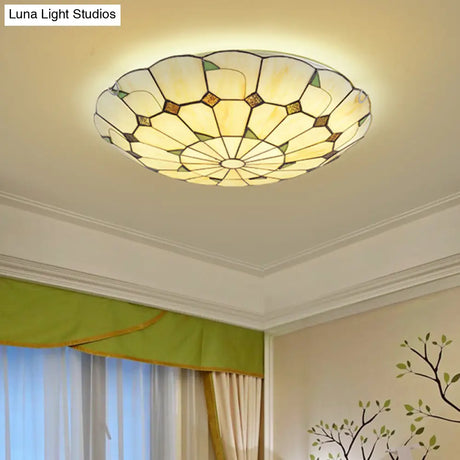 Vintage Tiffany Stained Glass Ceiling Light With Leaf Pattern - Flush Mount Led Lamp For Living