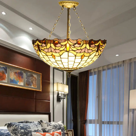 Vintage Tiffany Stained Glass Chandelier With Brass Finish - Perfect For Dining Table / Yellow